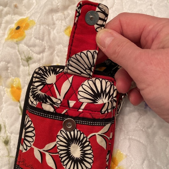 Vera Bradley Wristlet Red White Floral Card Slots Change Bill Slots Snap pocket - Picture 8 of 17